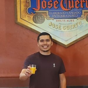 Meet your Posher, Moises